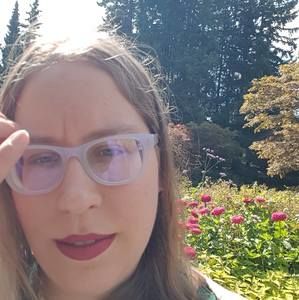 Meet your Posher, Stephanie